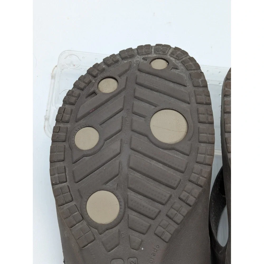 CROCS material flop one